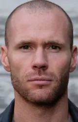 Оливер Тревена